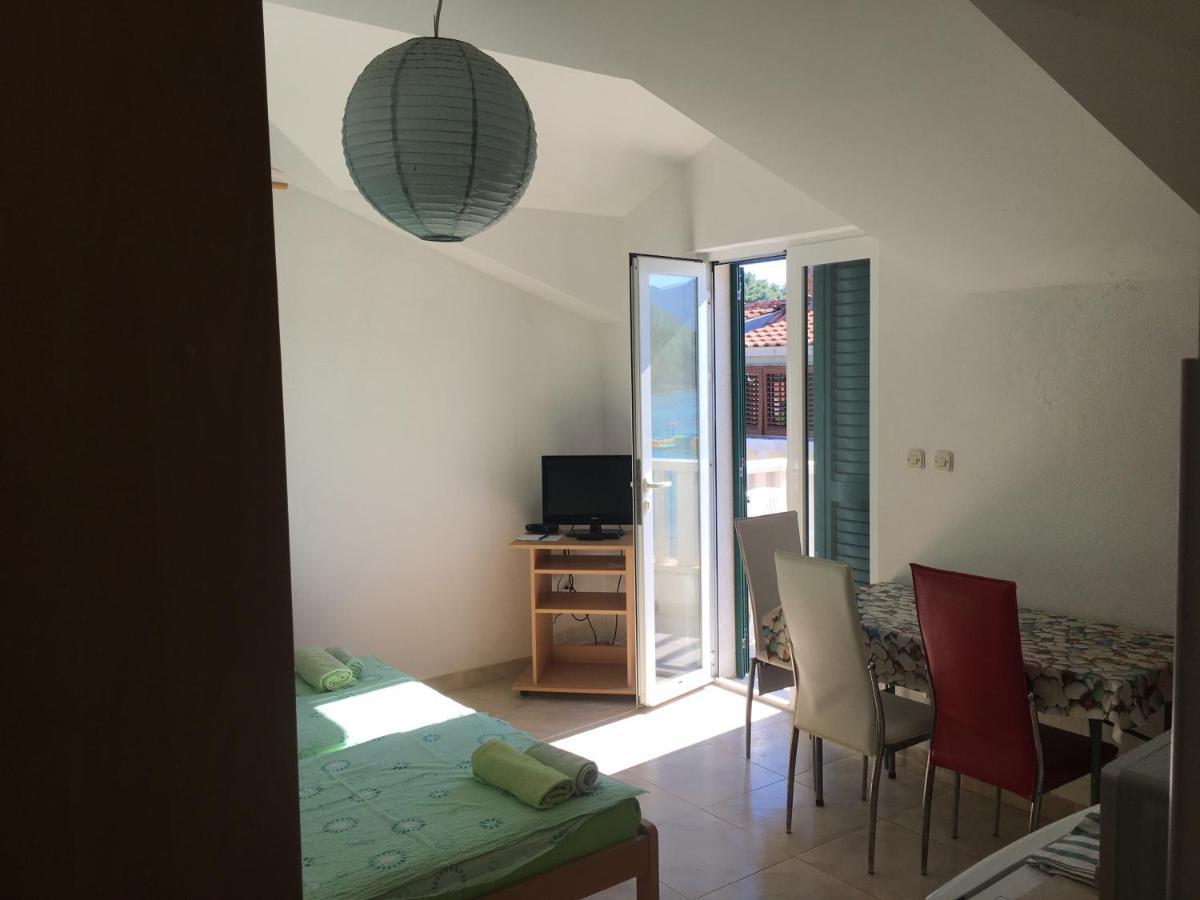 Apartmani Domenika Žuljana 外观 照片