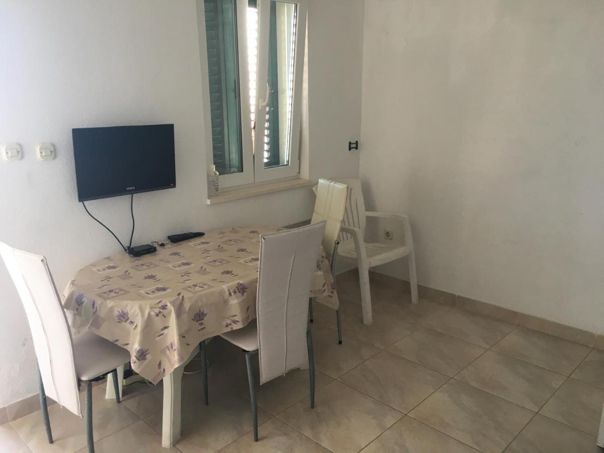 Apartmani Domenika Žuljana 外观 照片